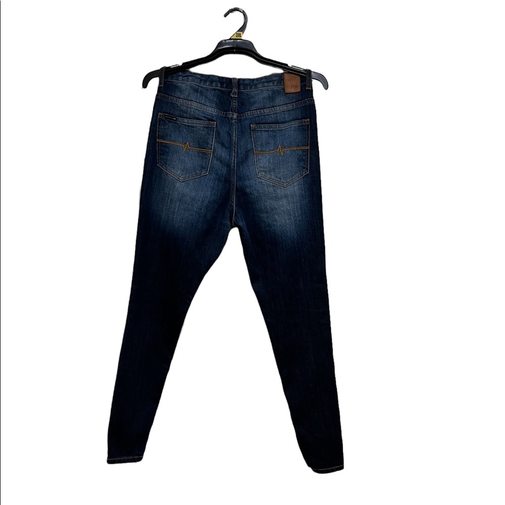 Rusty Woman Denim - Picture 2 of 6